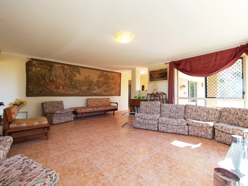 1 DELETRAZ ROAD, Wivenhoe Pocket QLD 4306