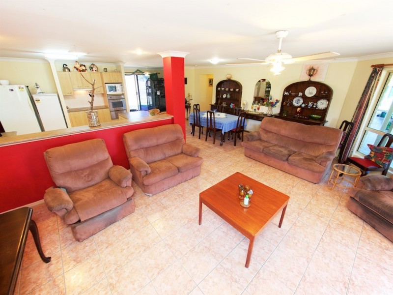 1 DELETRAZ ROAD, Wivenhoe Pocket QLD 4306