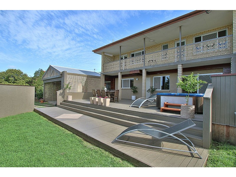 3 CORNWALL STREET, Eastern Heights QLD 4305