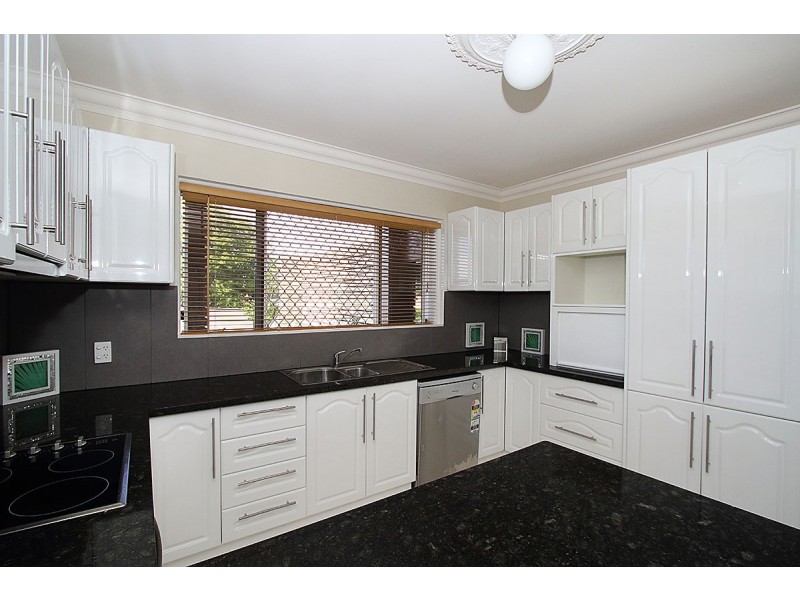 3 CORNWALL STREET, Eastern Heights QLD 4305