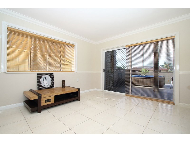 3 CORNWALL STREET, Eastern Heights QLD 4305