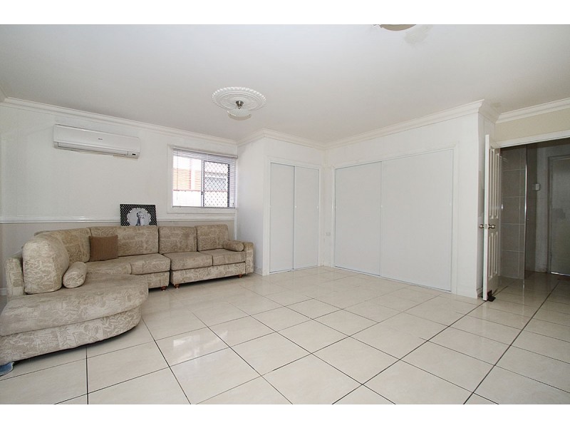 3 CORNWALL STREET, Eastern Heights QLD 4305