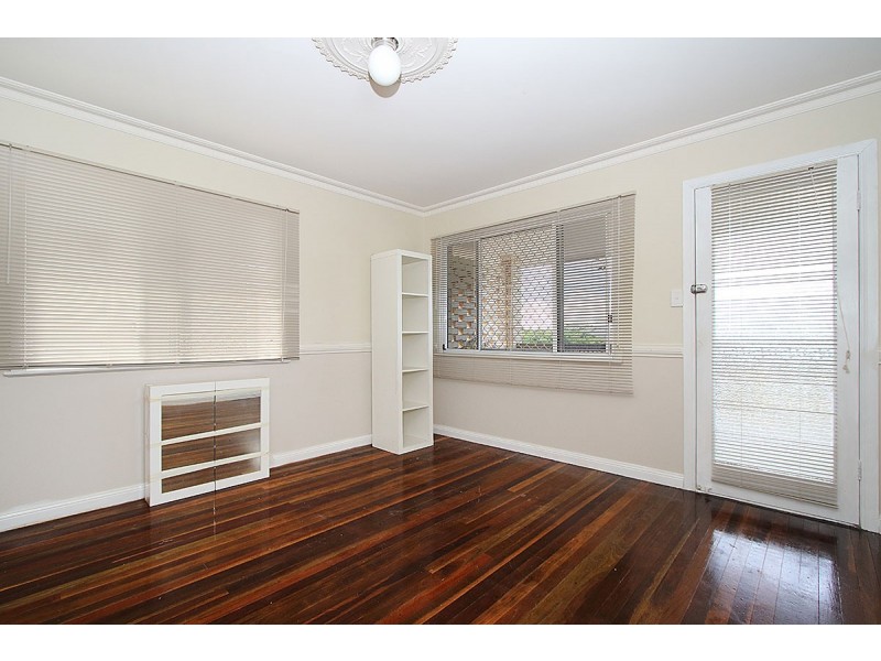 3 CORNWALL STREET, Eastern Heights QLD 4305