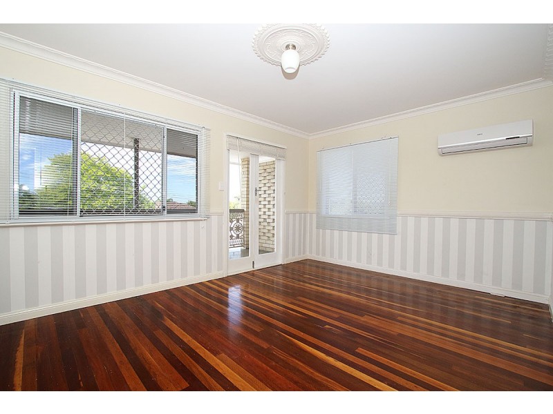 3 CORNWALL STREET, Eastern Heights QLD 4305