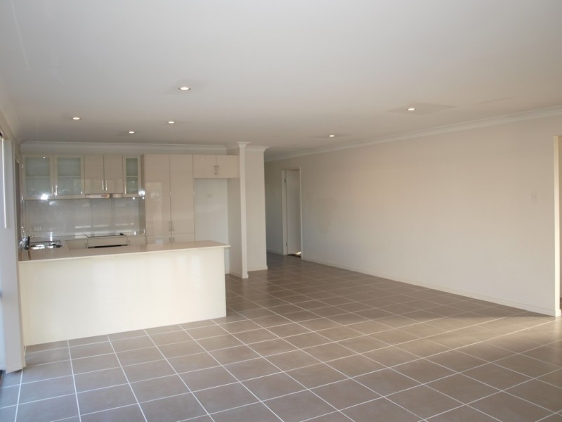 19 NOBLEWOOD CRESCENT, Fernvale QLD 4306