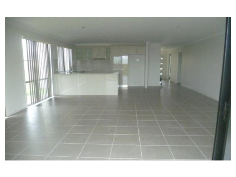 19 NOBLEWOOD CRESCENT, Fernvale QLD 4306