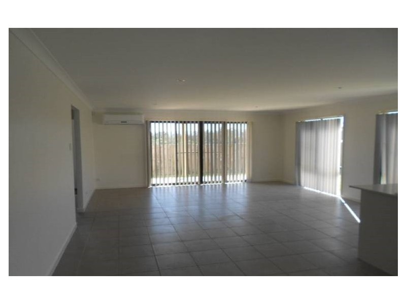 19 NOBLEWOOD CRESCENT, Fernvale QLD 4306