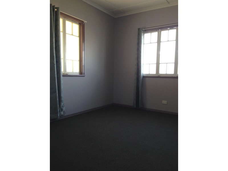 68 Blackstone Road, Newtown QLD 4305