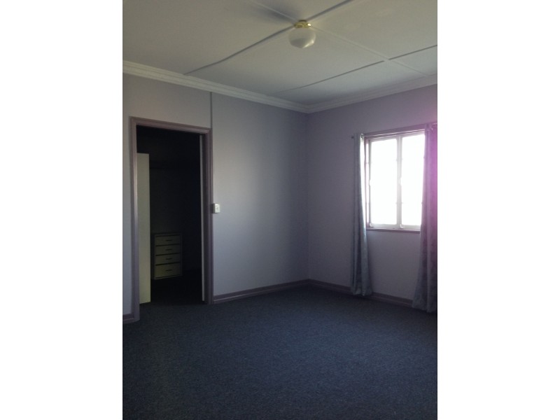 68 Blackstone Road, Newtown QLD 4305