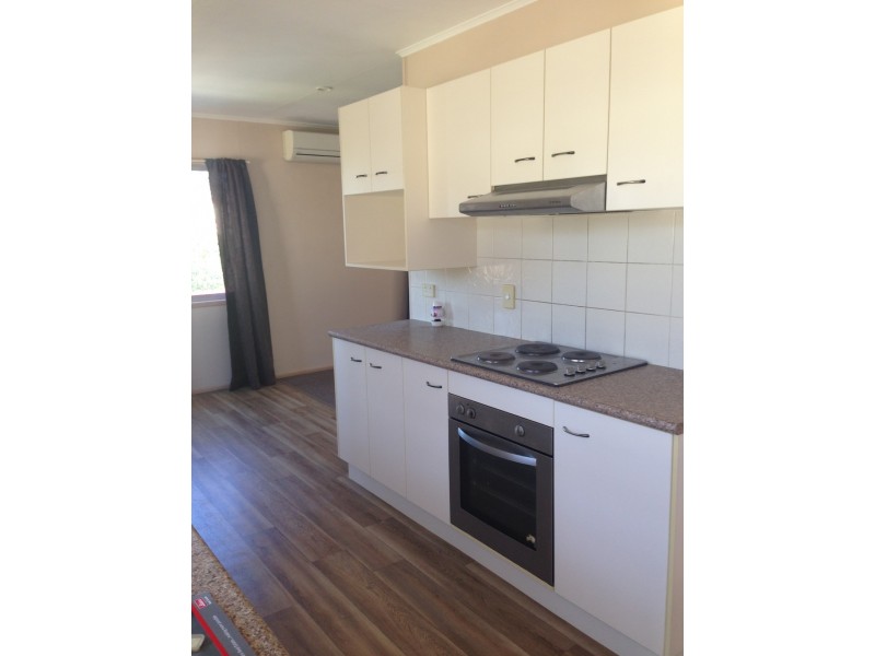 32 Selwyn St, North Booval QLD 4304
