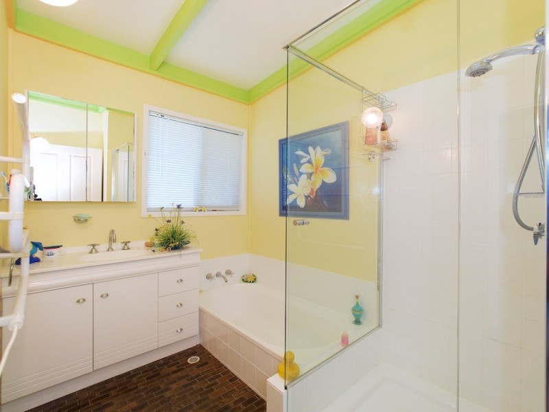 3 WOODLAND CLOSE, North Ipswich QLD 4305