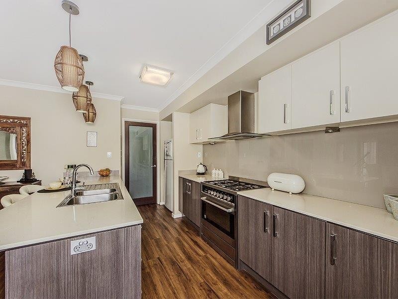4 DALEWOOD PLACE, Fernvale QLD 4306