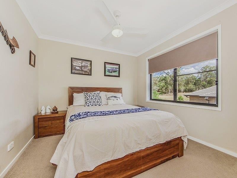 4 DALEWOOD PLACE, Fernvale QLD 4306