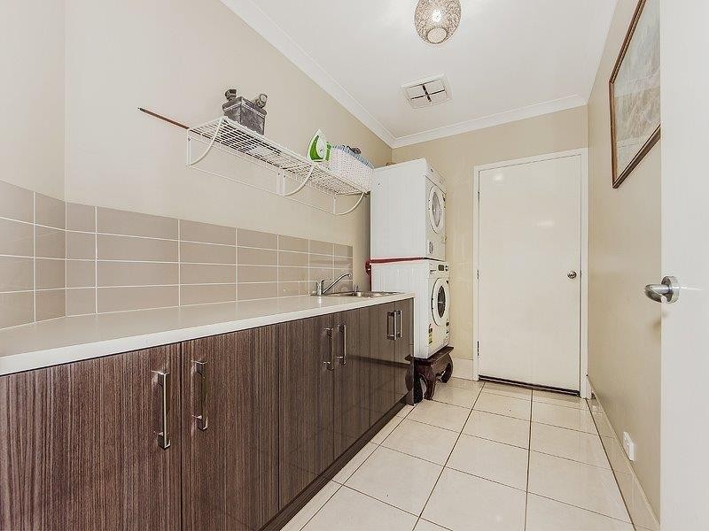 4 DALEWOOD PLACE, Fernvale QLD 4306