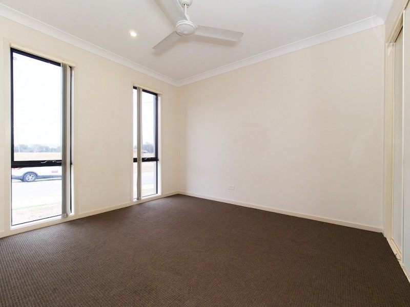 35 OXFORD STREET, North Booval QLD 4304