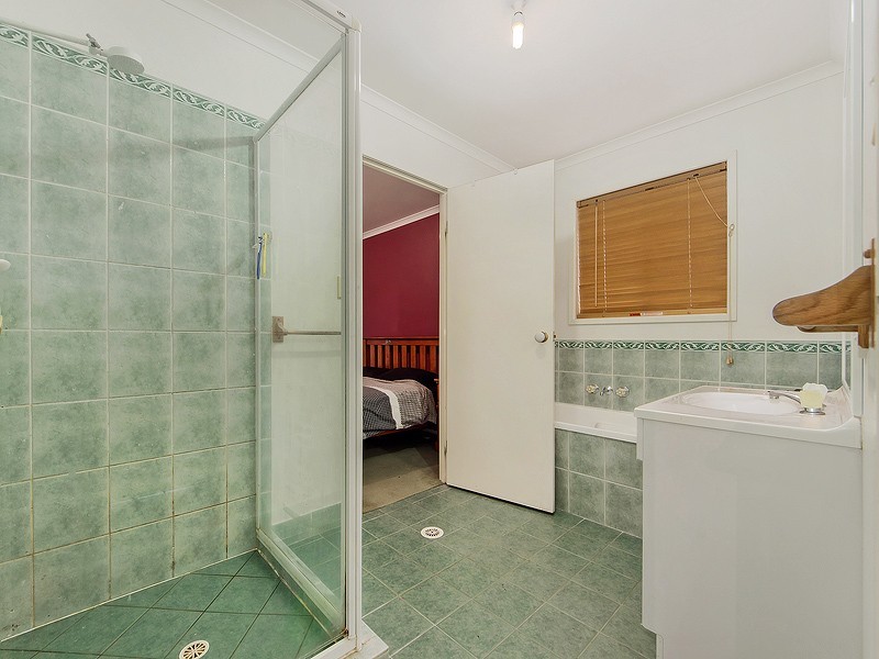 27 MACADAMIA DRIVE, Lowood QLD 4311