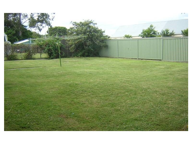 10 RACEVIEW STREET, Raceview QLD 4305