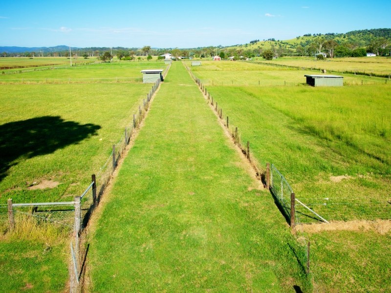 81 LINUM ROAD, Wivenhoe Pocket QLD 4306