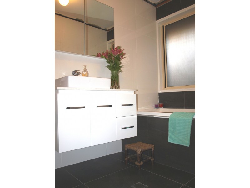 8 Crosby Cres, Raceview QLD 4305