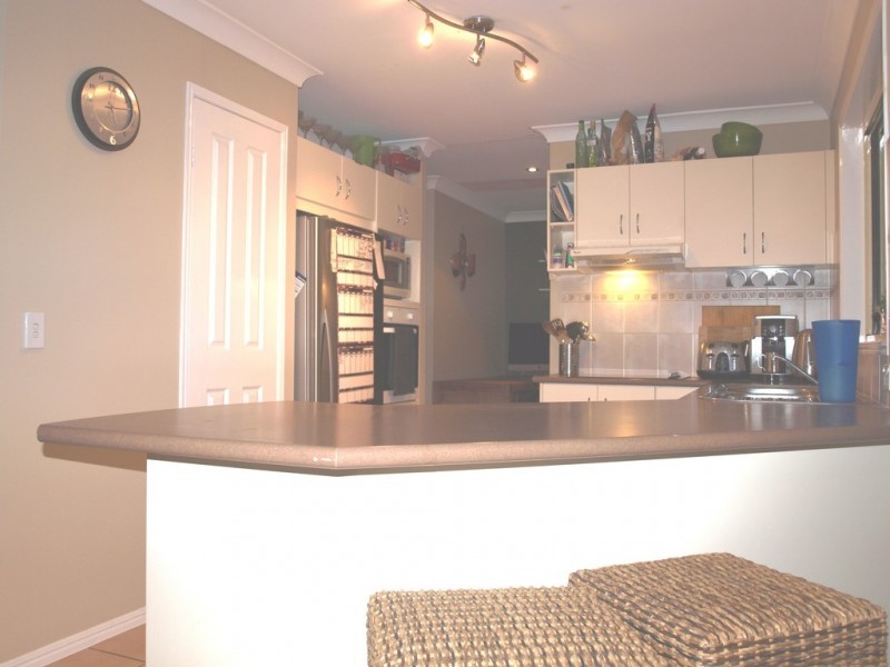 8 Crosby Cres, Raceview QLD 4305