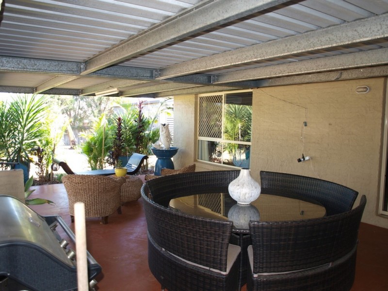 8 Crosby Cres, Raceview QLD 4305