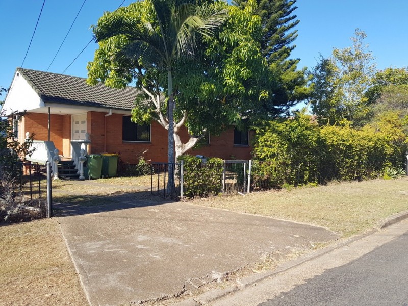 16 Gibbs Street, Riverview QLD 4303