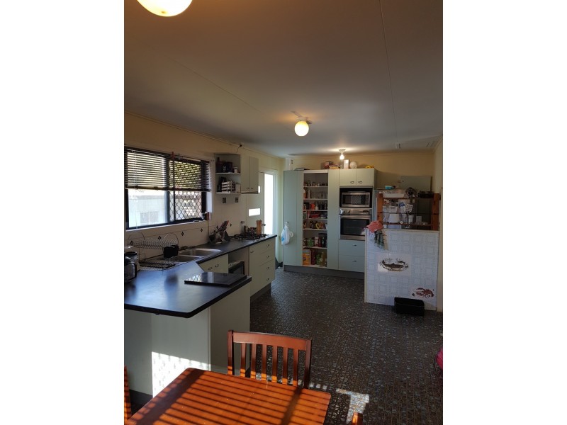 16 Gibbs Street, Riverview QLD 4303