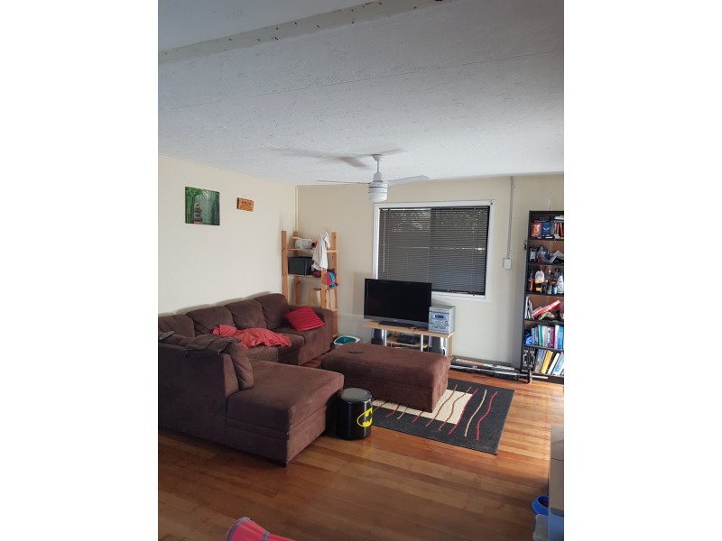 16 Gibbs Street, Riverview QLD 4303