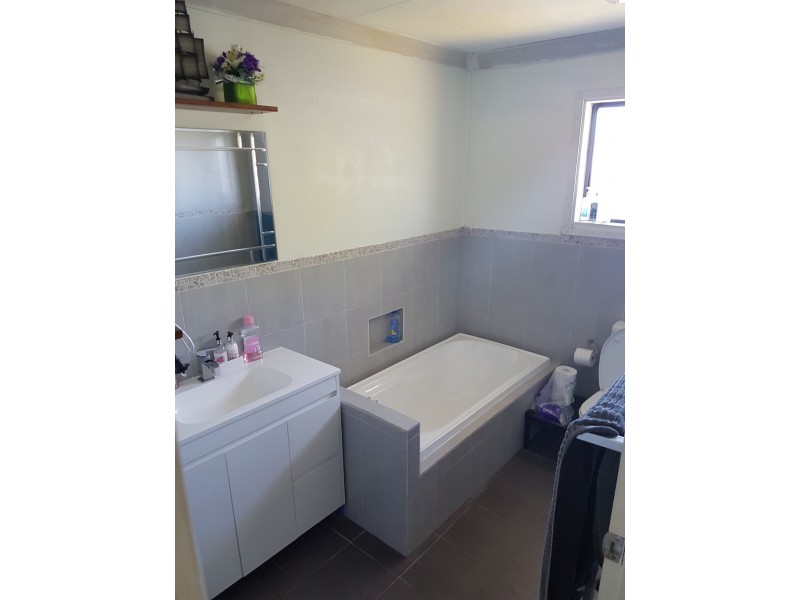 16 Gibbs Street, Riverview QLD 4303