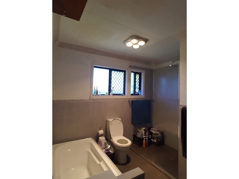 16 Gibbs Street, Riverview QLD 4303