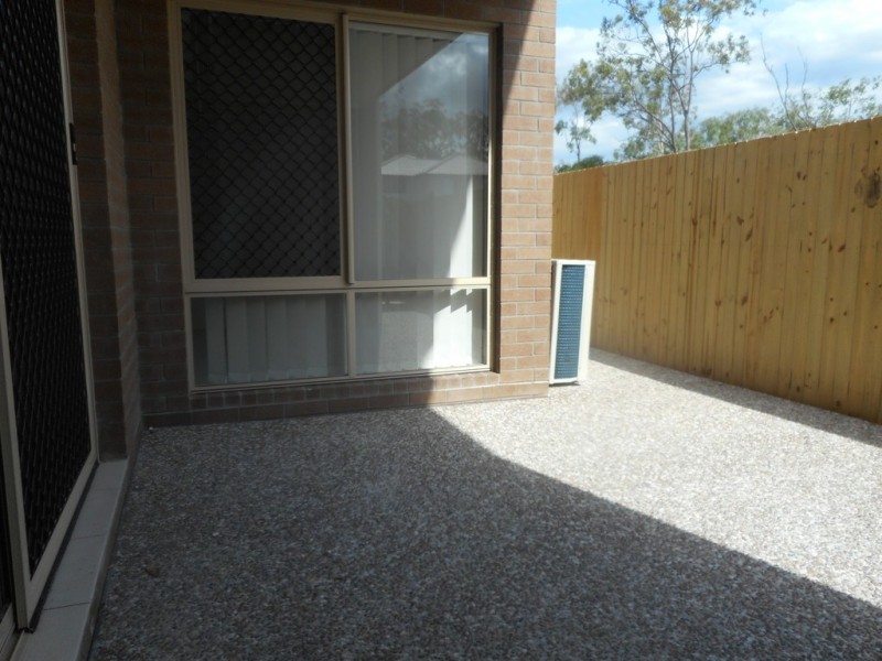 2/30 ADA STREET, Leichhardt QLD 4305