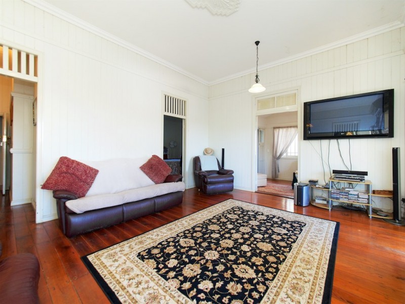 90 BRAESIDE ROAD, Bundamba QLD 4304