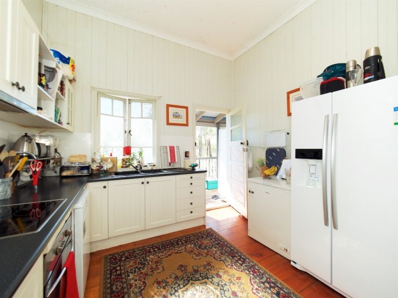 90 BRAESIDE ROAD, Bundamba QLD 4304