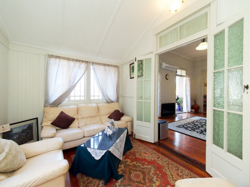90 BRAESIDE ROAD, Bundamba QLD 4304