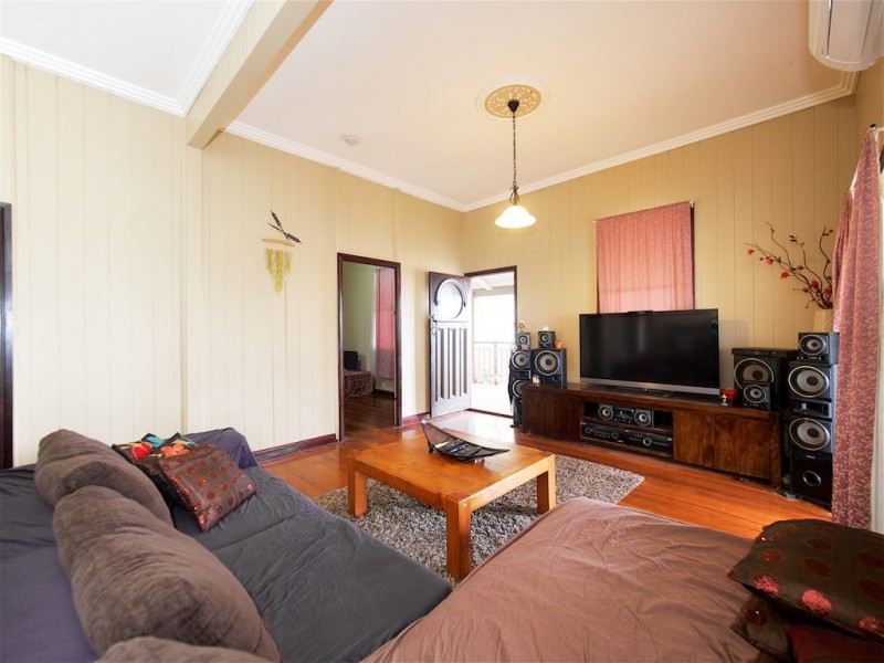 90 BRAESIDE ROAD, Bundamba QLD 4304