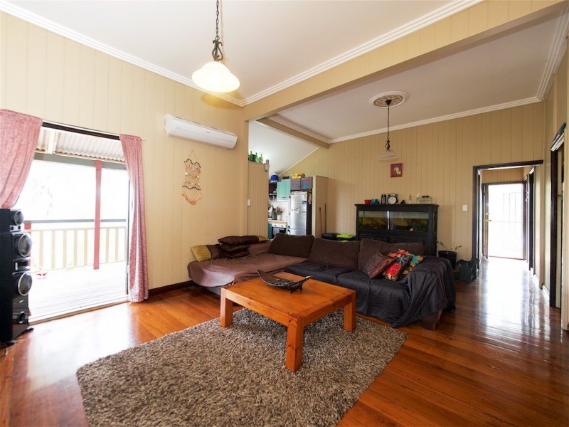 90 BRAESIDE ROAD, Bundamba QLD 4304