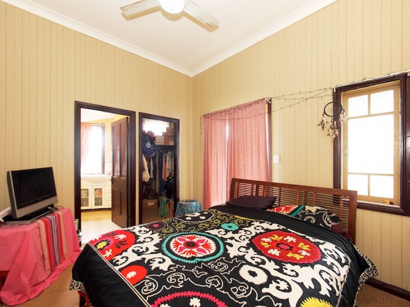 90 BRAESIDE ROAD, Bundamba QLD 4304