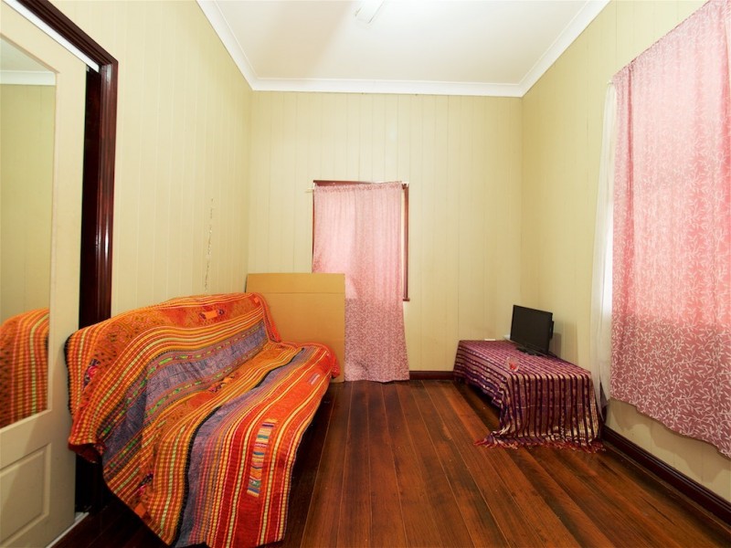 90 BRAESIDE ROAD, Bundamba QLD 4304