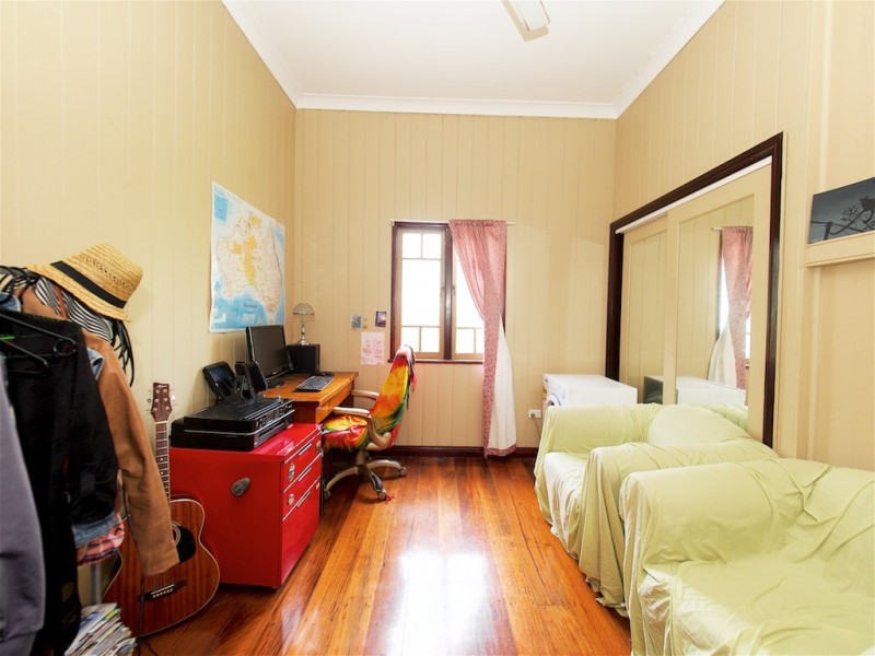 90 BRAESIDE ROAD, Bundamba QLD 4304