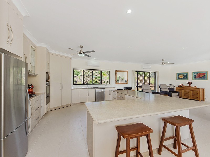 6 JANET CLOSE, Fernvale QLD 4306