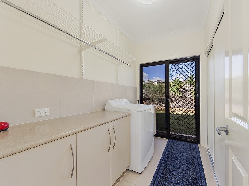 6 JANET CLOSE, Fernvale QLD 4306