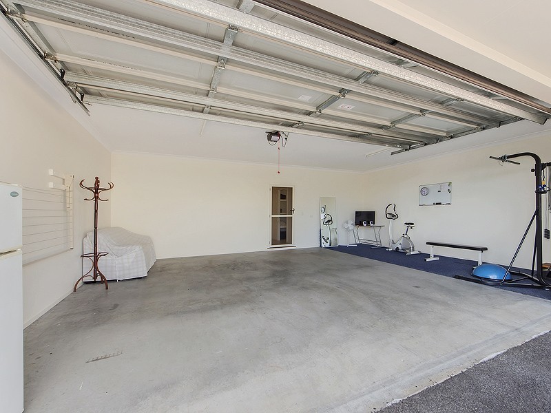 6 JANET CLOSE, Fernvale QLD 4306