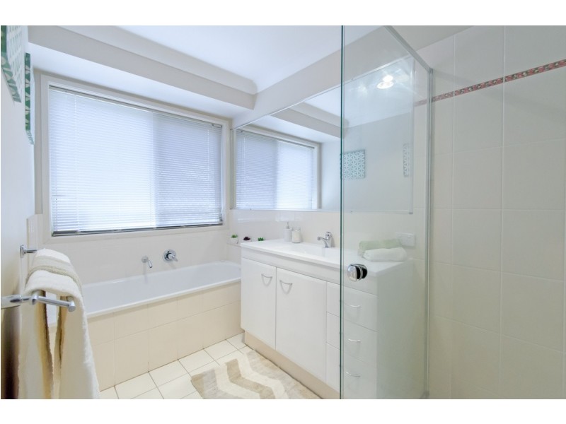 10 WILLOWOOD PLACE, Fernvale QLD 4306