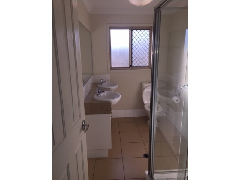 15 RONAYNE CIRCUIT, One Mile QLD 4305