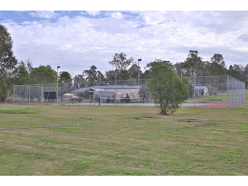 129 BAYLEY ROAD, Pine Mountain QLD 4306