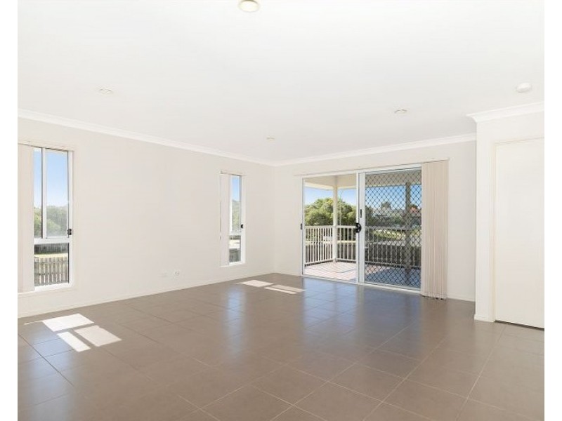 33 Griffin Crescent, Collingwood Park QLD 4301