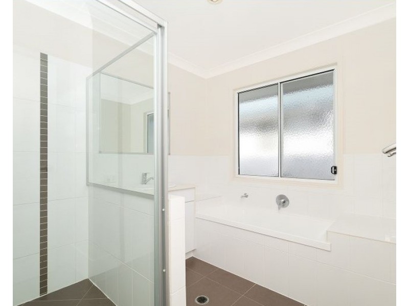 33 Griffin Crescent, Collingwood Park QLD 4301