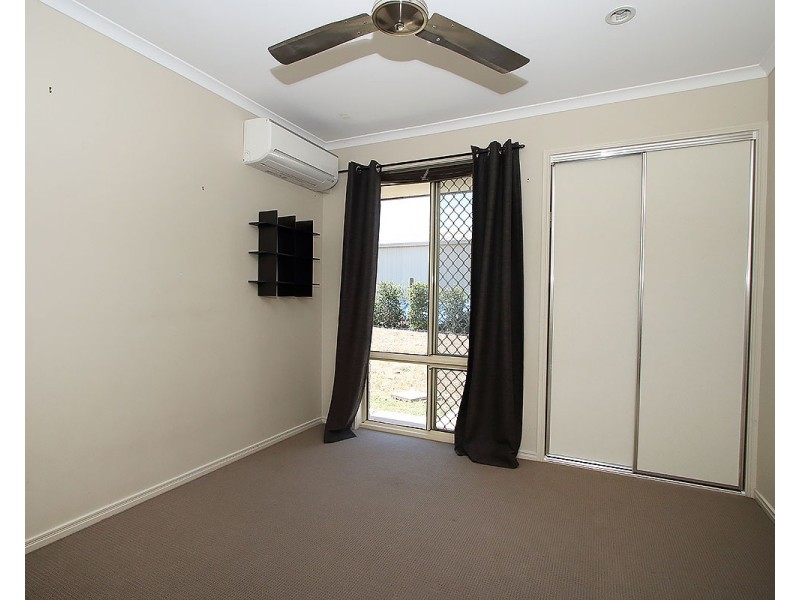 24 Pat Slattery Place, Lowood QLD 4311