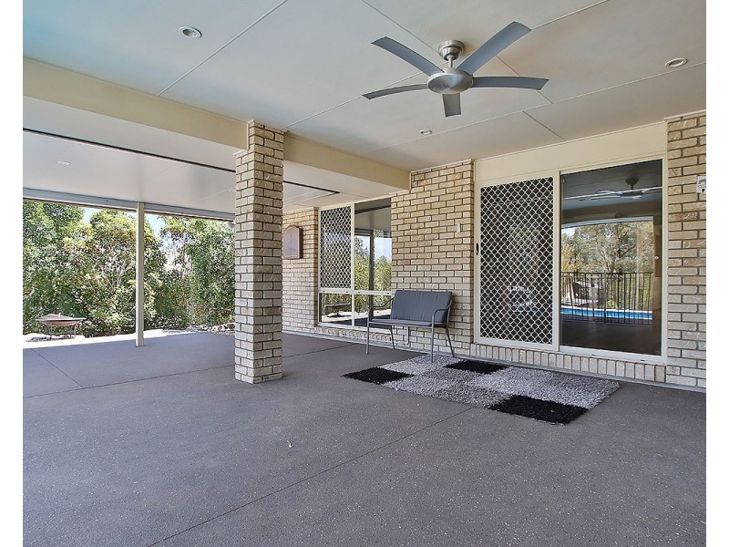 24 Pat Slattery Place, Lowood QLD 4311