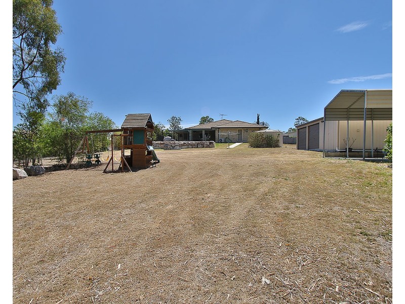24 Pat Slattery Place, Lowood QLD 4311